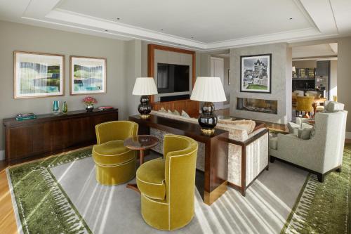 Three Bedroom Panoramic View Hotel Residence