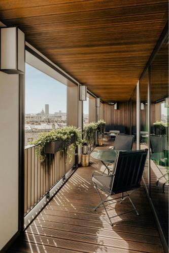 Executive Suite with terrace