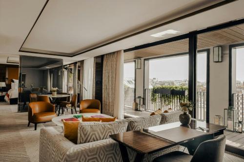 Executive Suite with terrace