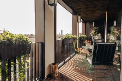 Deluxe Suite with Terrace
