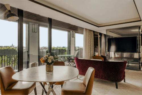 Deluxe Suite with Terrace
