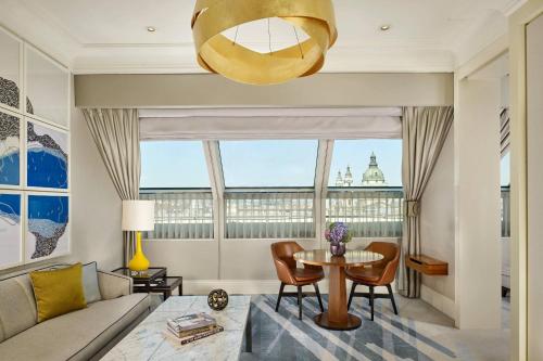 Skyline Suite