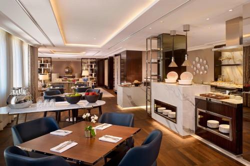 Skyline Suite