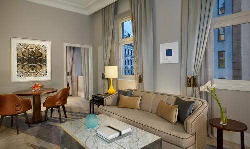 Club Deluxe Suite