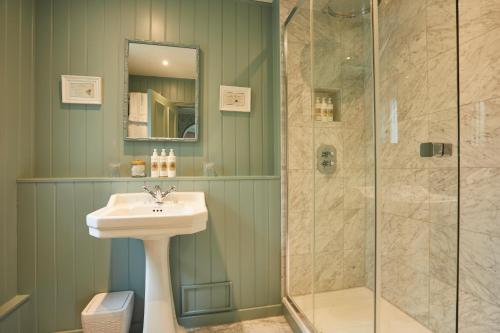 Sutton Suite