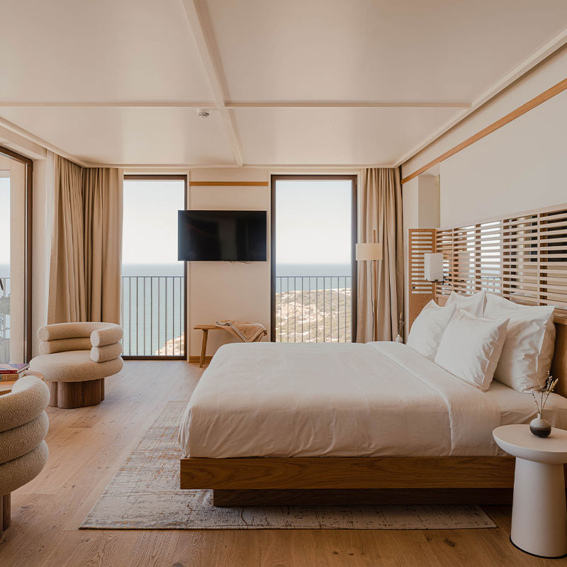 Master Suite w/ Panoramic Ocean View
