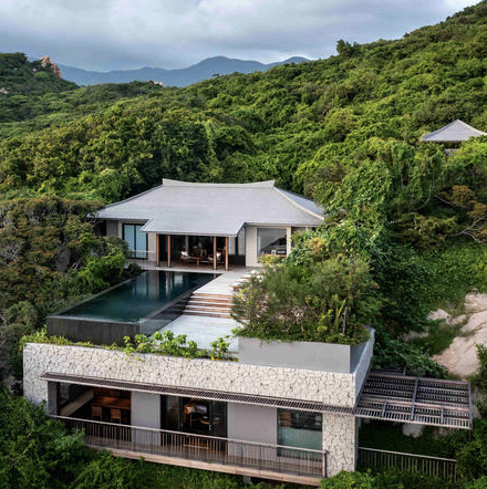 Two-Bedroom Ocean Pool Family Residence