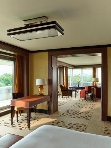 Hyde Park Balcony Suite