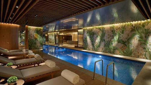 Hyde Park Balcony Suite