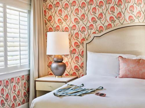 Bungalow King Room