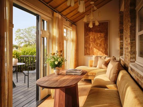 Gardener’s East Cottage One Bedroom Suite