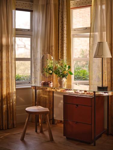 Gardener’s East Cottage One Bedroom Suite