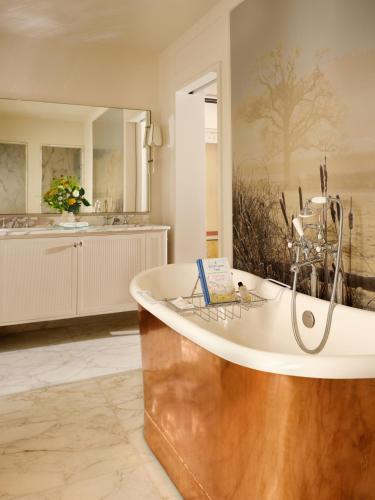 Gardener’s West Cottage Two Bedroom Suite