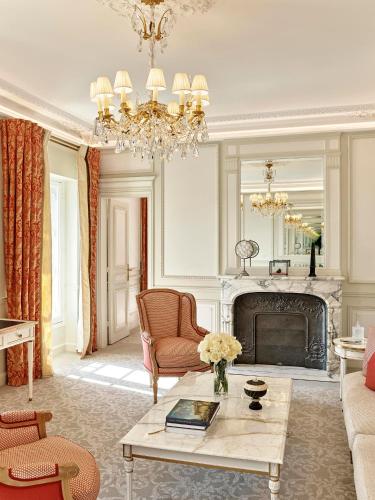 Executive Suite, Eiffel view