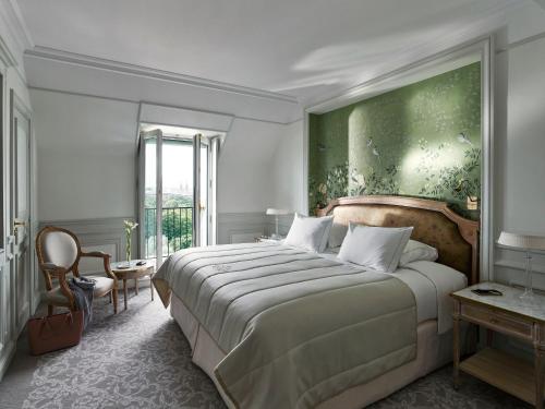 Superior Room, Eiffel view with balcony