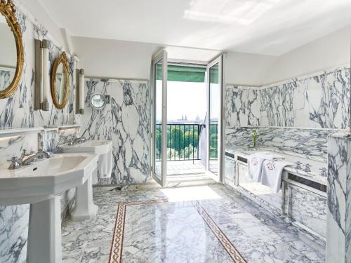 Executive room, Eiffel view with balcony