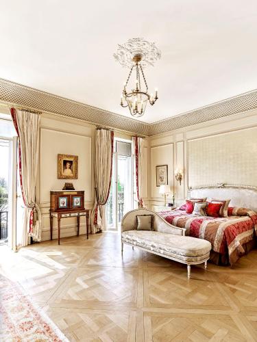 Versailles Suite, park view