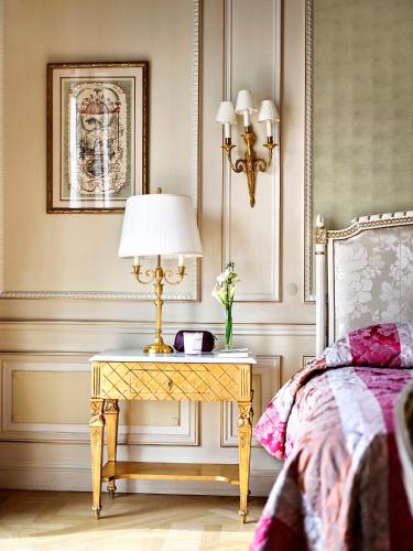 Versailles Suite, park view