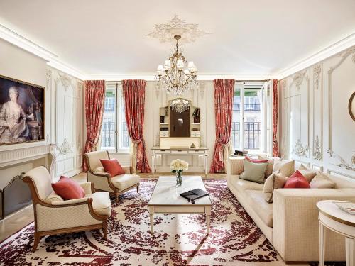 Pompadour Suite