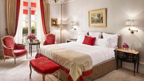 Deluxe Suite, avenue Montaigne view