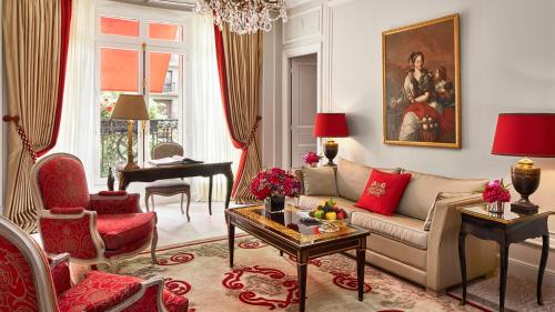 Deluxe Suite, avenue Montaigne view