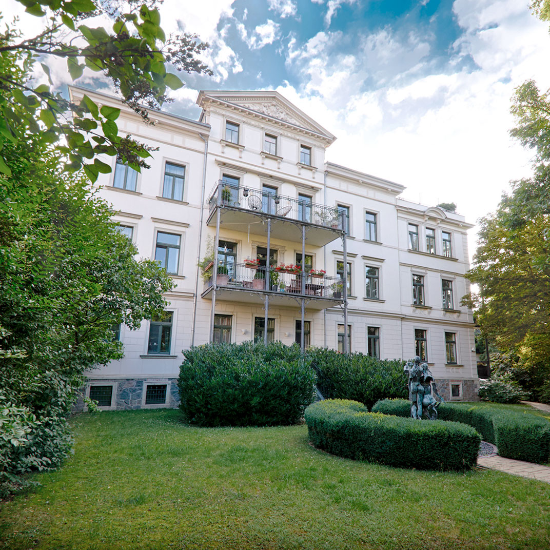 Cora Apartments