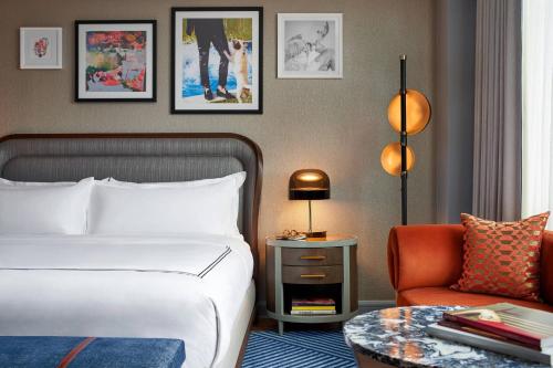 Large Guest room with King Bed