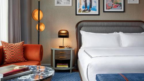 Large Guest Room with Two Double Beds