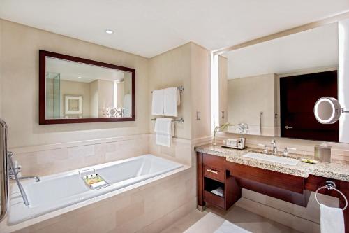Classic Queen Room with Two Queen Beds and Greenway View