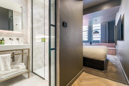 Premium King Room
