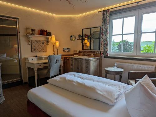 Superior Single Room 