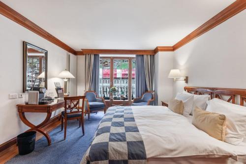 Deluxe Double Room with Matterhorn View