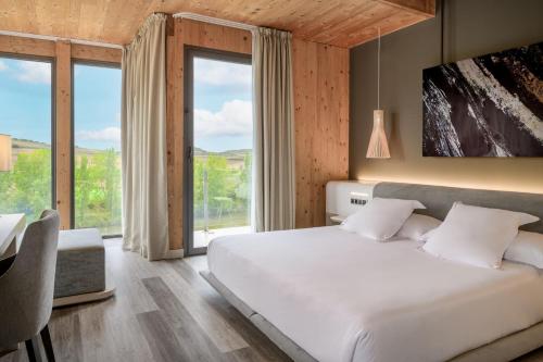 Junior King Suite with River View