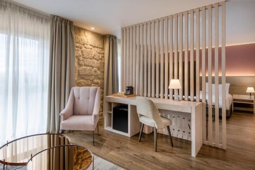 Junior King Suite with River View