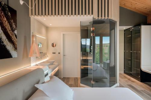 Junior King Suite with River View