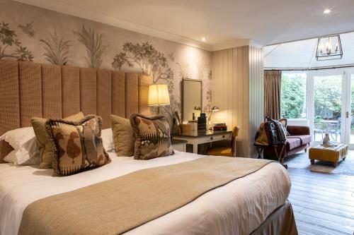 Suite with Hot Tub