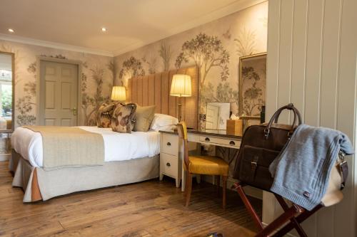 Suite with Hot Tub