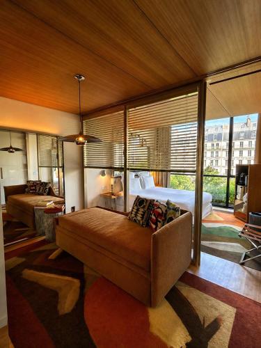 Prestige Room 