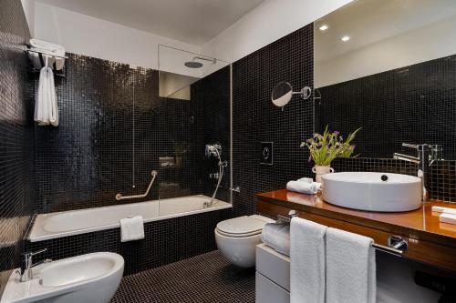 Double or Twin Room with Pool View