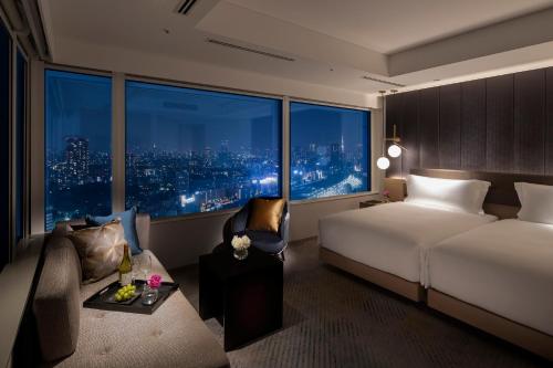 Club Twin Room with Lounge Access