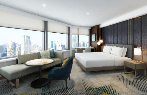 Club King Room with View Bath and Lounge Access