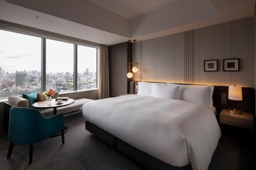 Classic King Room with Urban View