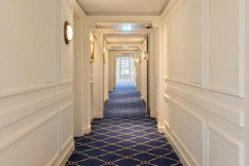 Deluxe King Room Cruise Liner