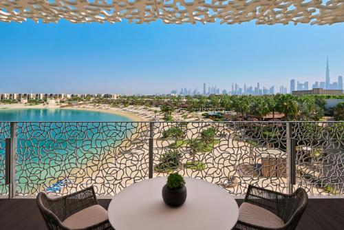 Deluxe King Guest Room with Beach View with Balcony 