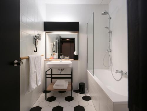 Base Room