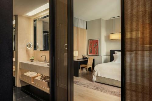 Superior King Room 