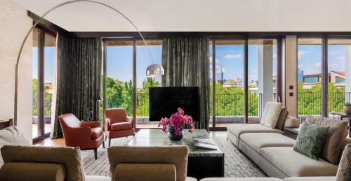Presidential Suite with Garden view