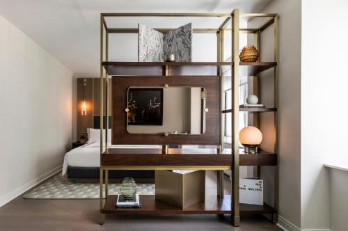 King Studio Suite with Accessible Tub