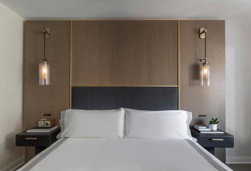 King Room with Tub