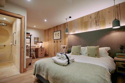 Queen Room – Disability Access